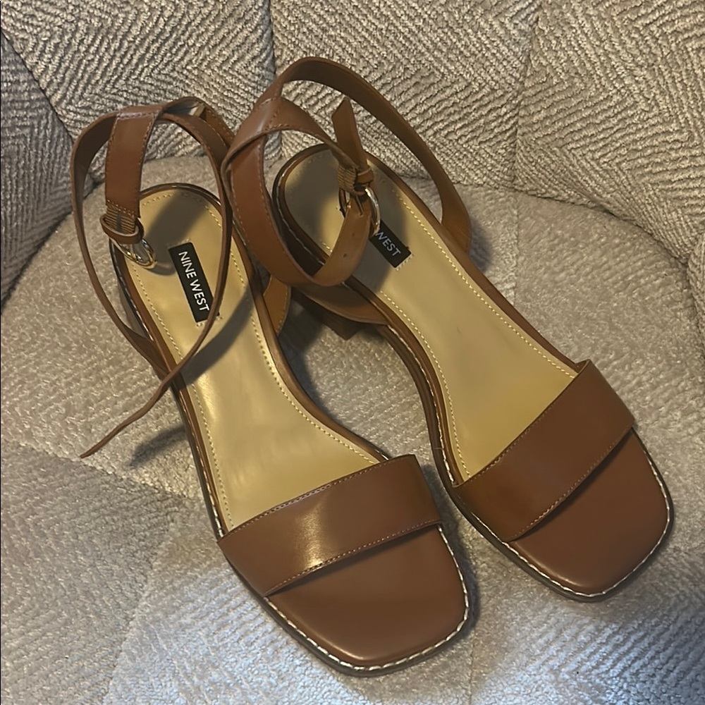NWOT Nine West Brown Sandals with Ankle Strap and Open Toe